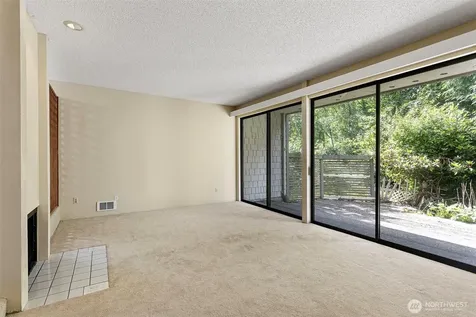 22703 Lakeview Drive Mountlake Terrace WA 98043