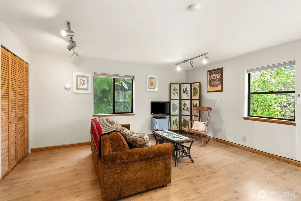 731 19th Avenue Seattle WA 98122