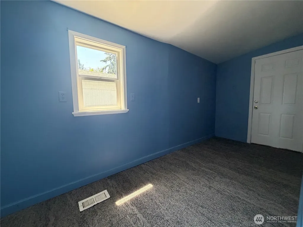 415 Lakeview Lynnwood WA 98087
