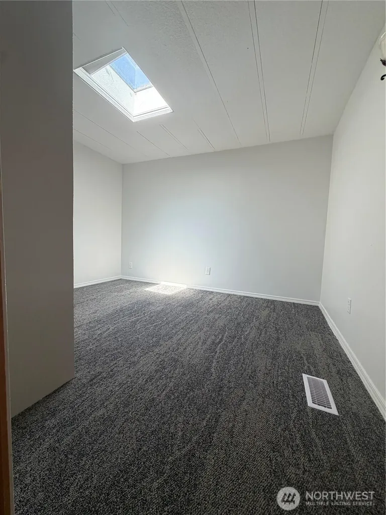415 Lakeview Lynnwood WA 98087