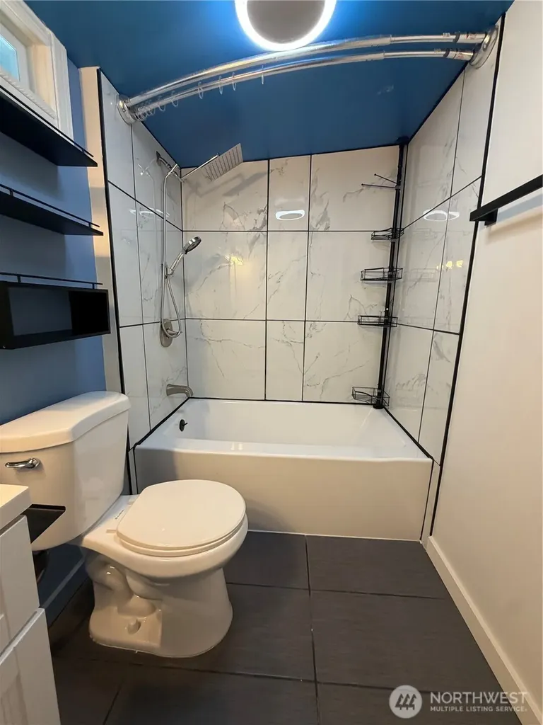 415 Lakeview Lynnwood WA 98087