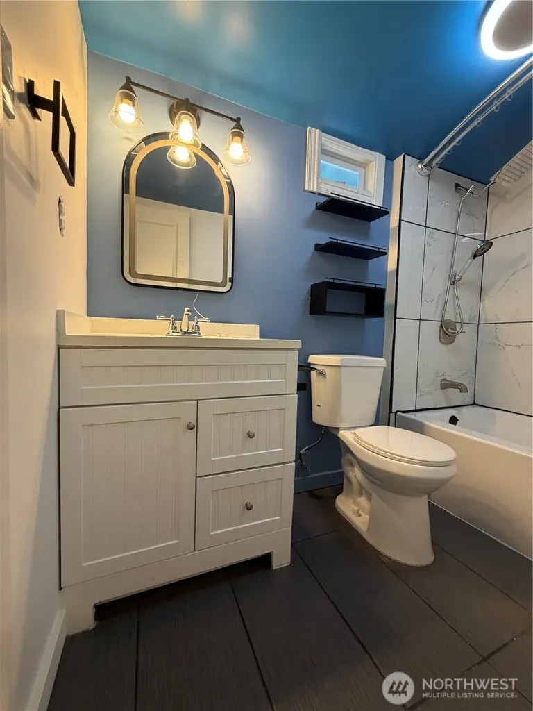 415 Lakeview Lynnwood WA 98087