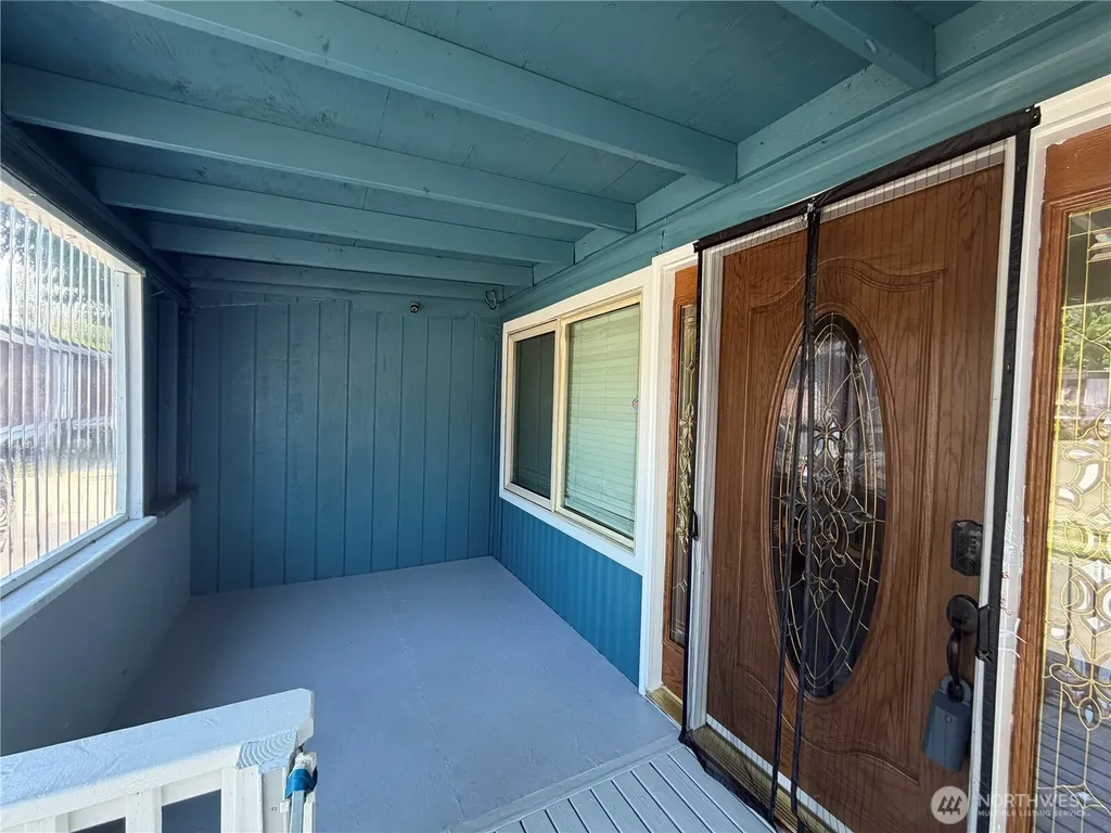 415 Lakeview Lynnwood WA 98087