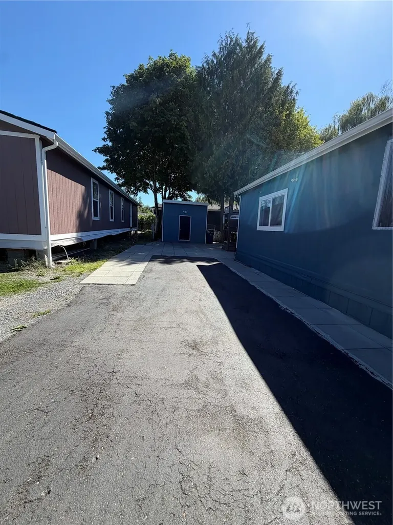 415 Lakeview Lynnwood WA 98087