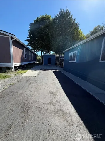 415 Lakeview Lynnwood WA 98087
