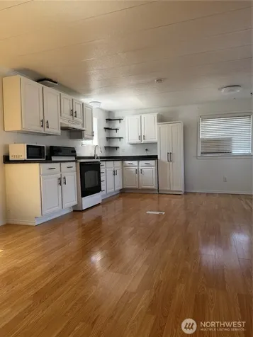 415 Lakeview Lynnwood WA 98087