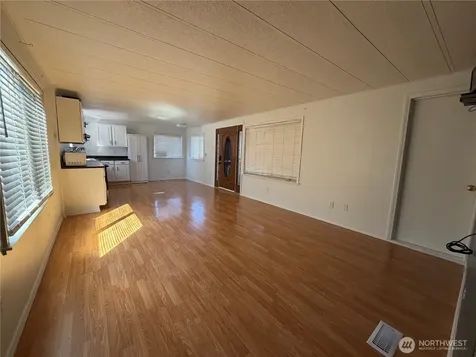 415 Lakeview Lynnwood WA 98087