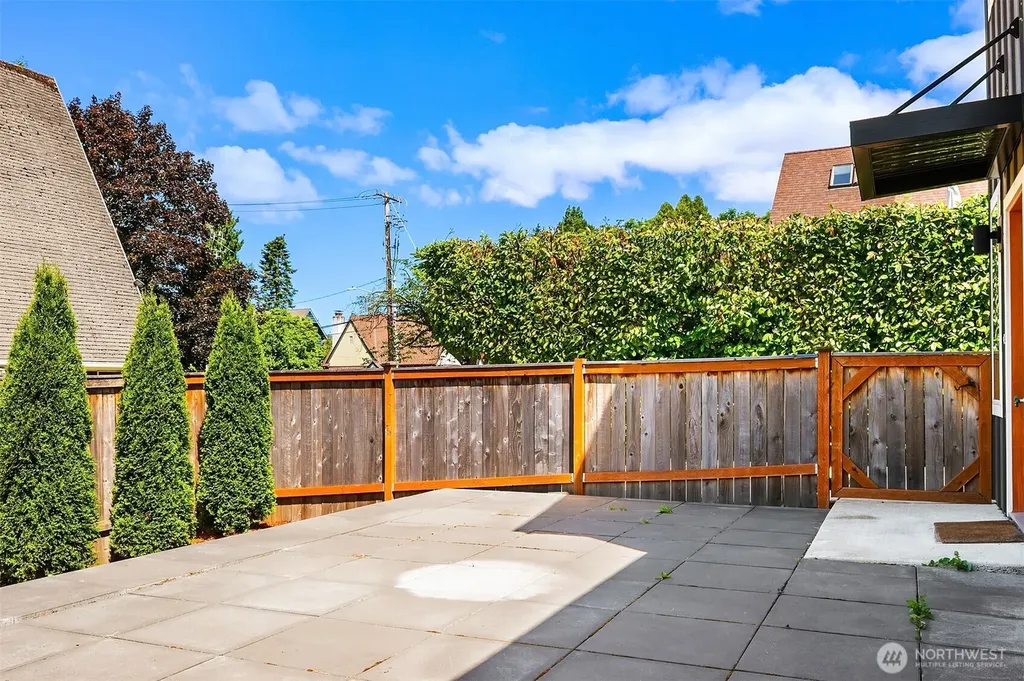 7747 2nd Avenue NE Seattle WA 98115