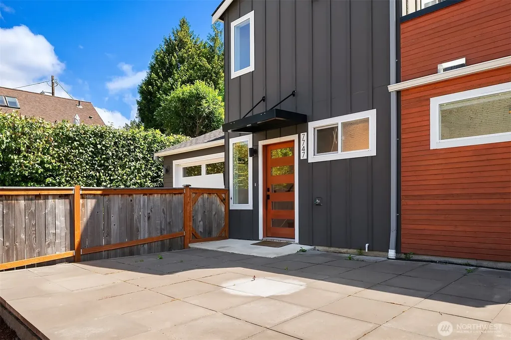 7747 2nd Avenue NE Seattle WA 98115