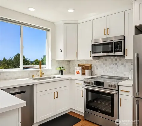 7747 2nd Avenue NE Seattle WA 98115