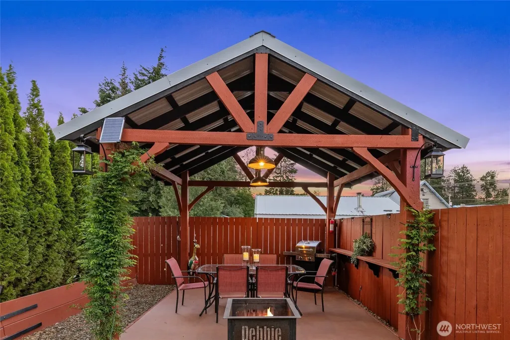 704 Lincoln Avenue South Cle Elum WA 98943