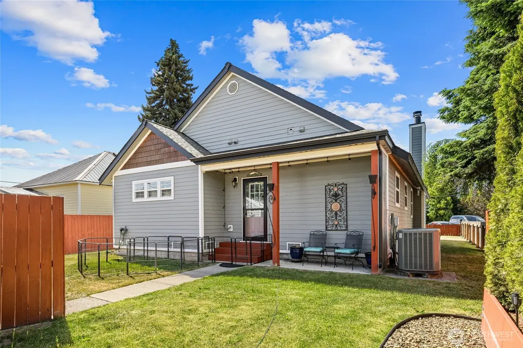 704 Lincoln Avenue South Cle Elum WA 98943