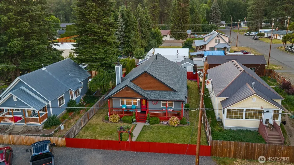 704 Lincoln Avenue South Cle Elum WA 98943