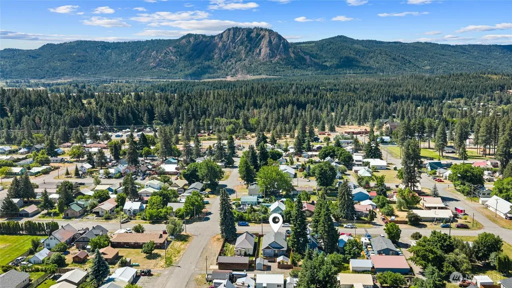 704 Lincoln Avenue South Cle Elum WA 98943