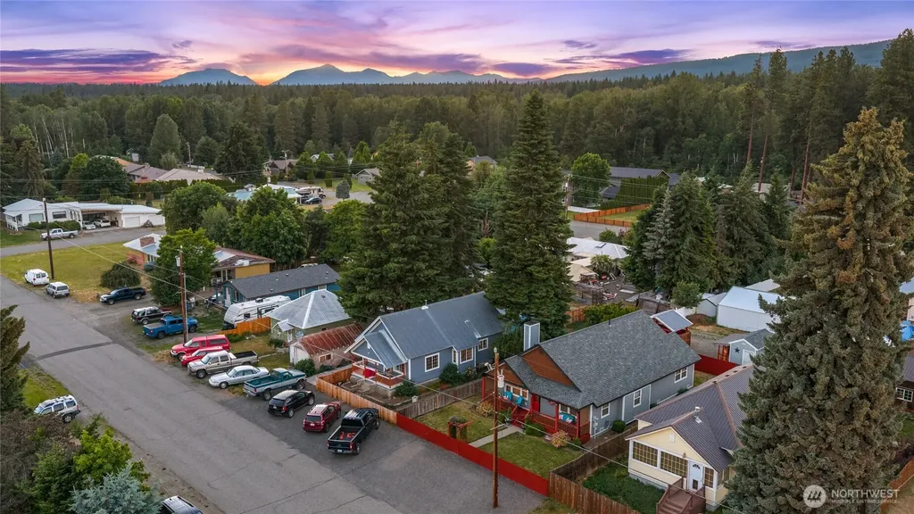 704 Lincoln Avenue South Cle Elum WA 98943