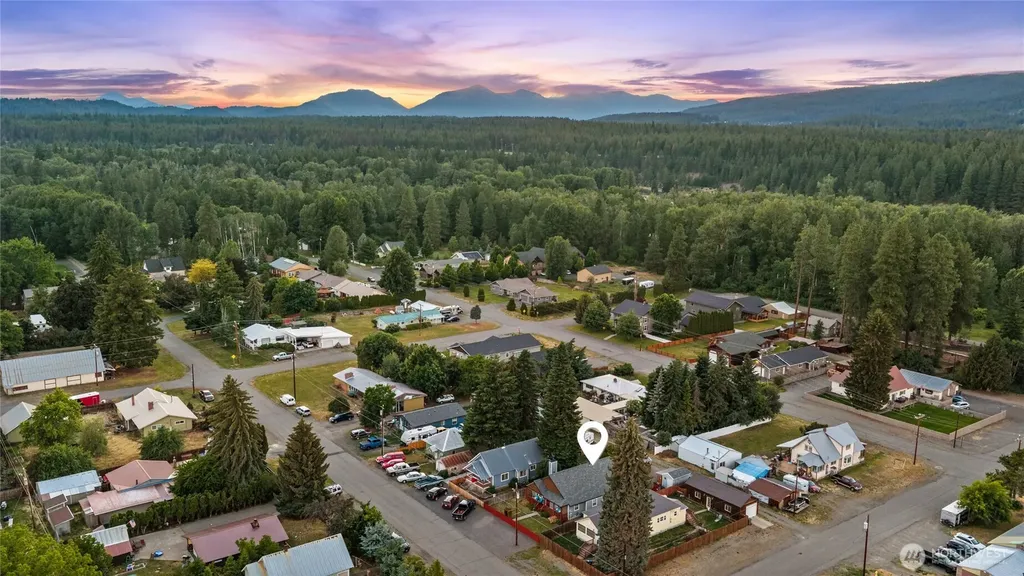 704 Lincoln Avenue South Cle Elum WA 98943