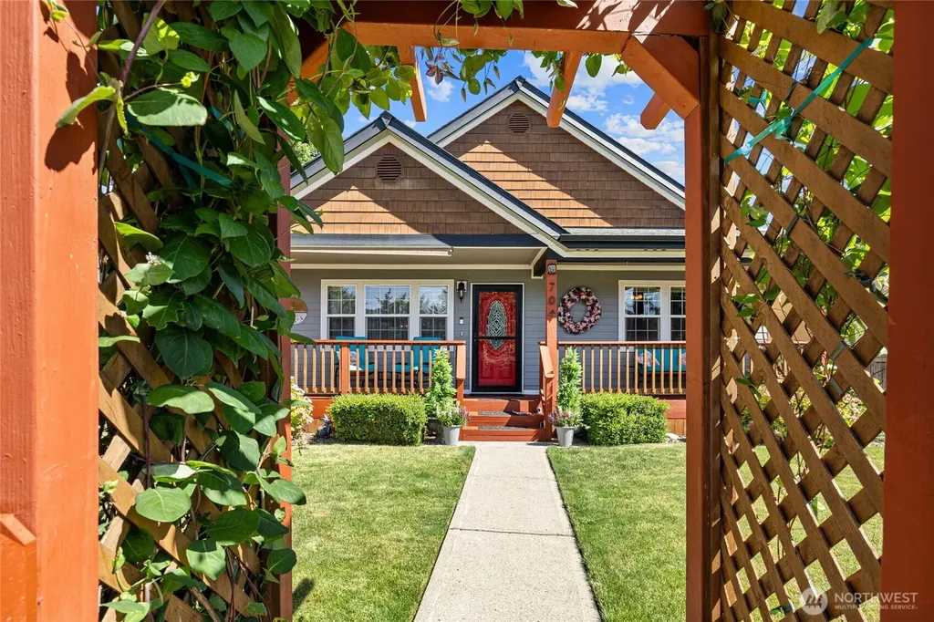 704 Lincoln Avenue South Cle Elum WA 98943