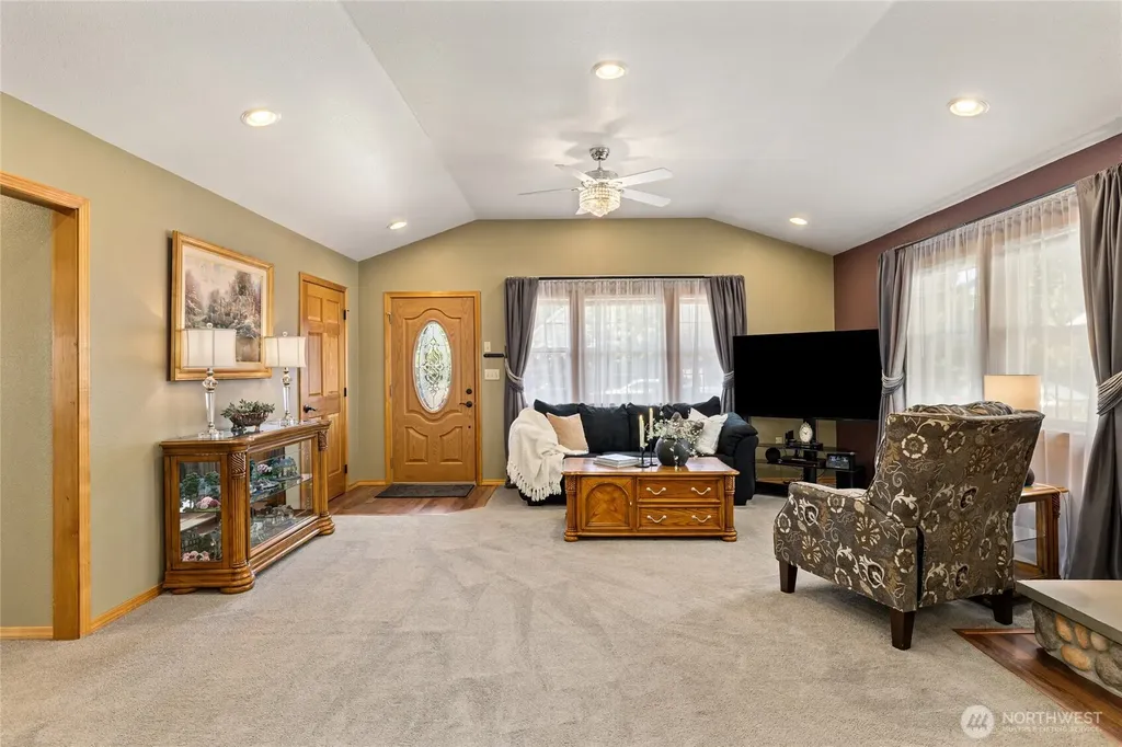 704 Lincoln Avenue South Cle Elum WA 98943