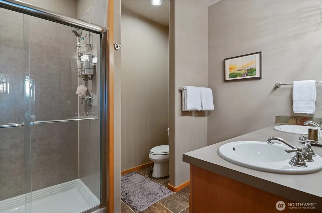 31 E Bowsprit Lane Union WA 98592
