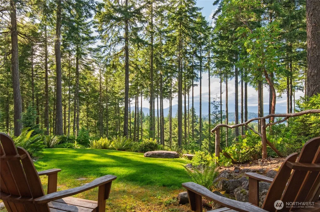 31 E Bowsprit Lane Union WA 98592