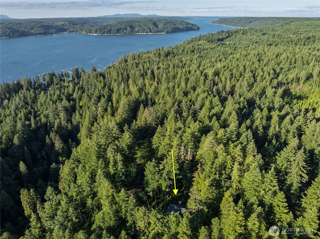 31 E Bowsprit Lane Union WA 98592