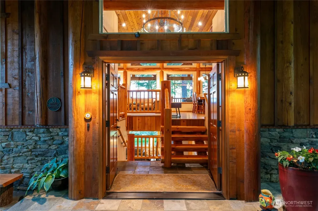31 E Bowsprit Lane Union WA 98592