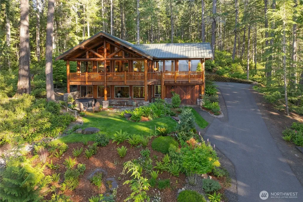 31 E Bowsprit Lane Union WA 98592