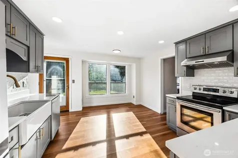 1620 12th Street SW Puyallup WA 98371