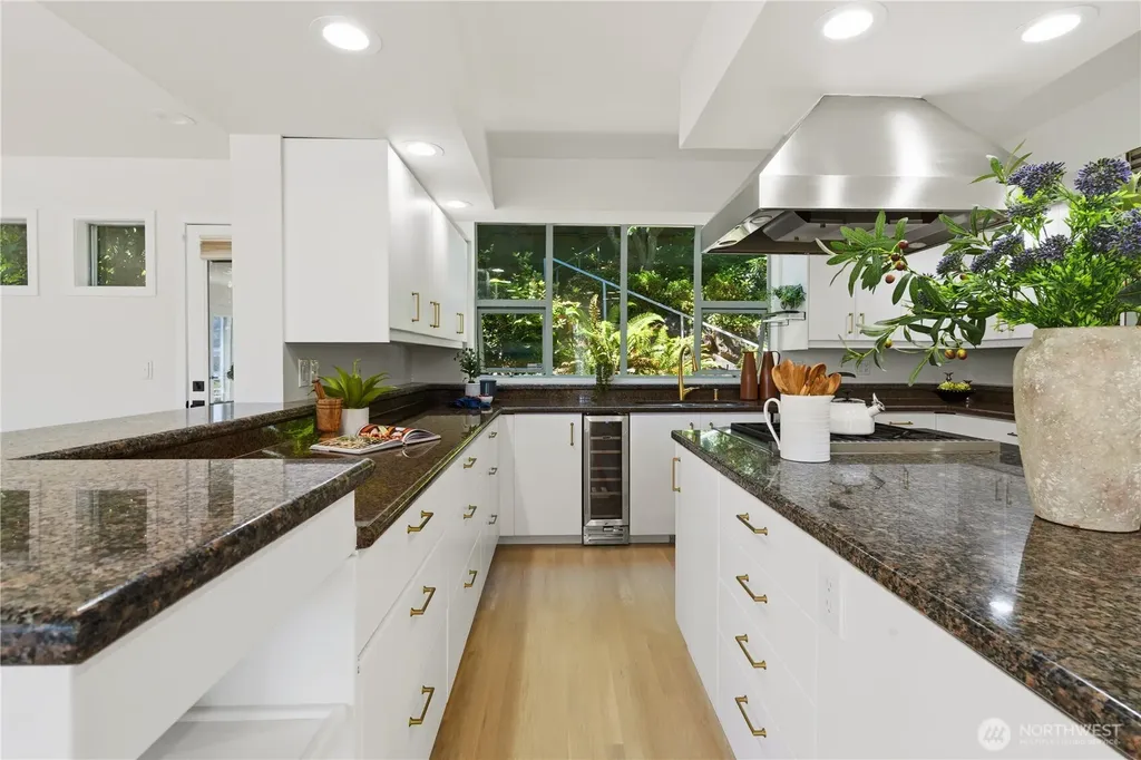7432 E Mercer Way Mercer Island WA 98040