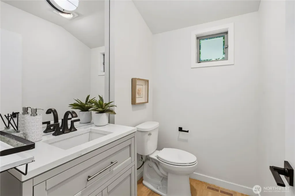 7432 E Mercer Way Mercer Island WA 98040