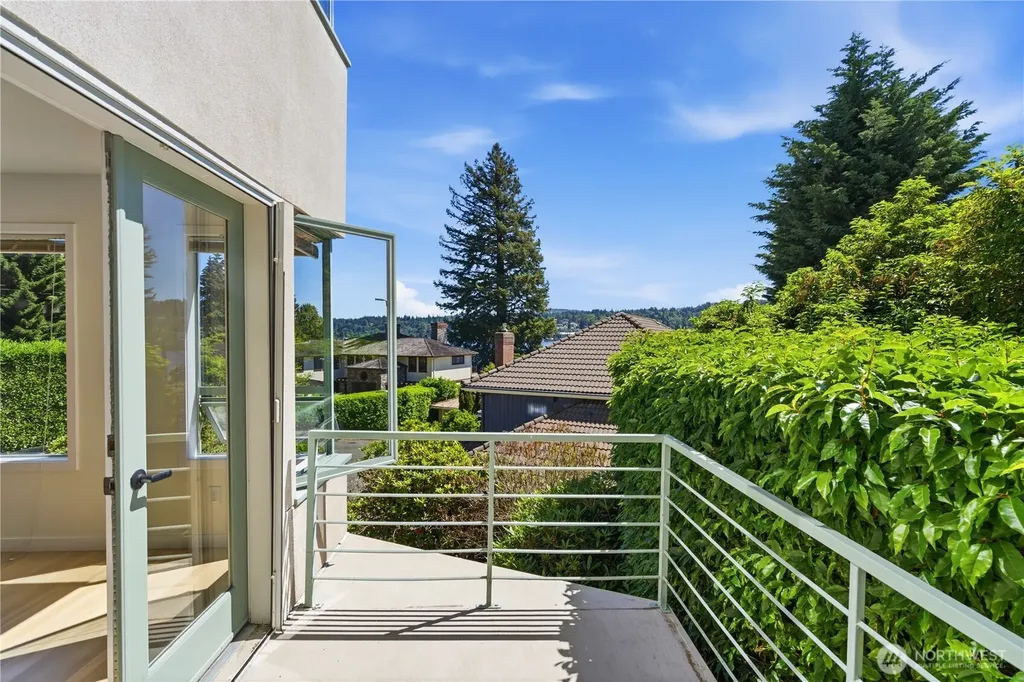 7432 E Mercer Way Mercer Island WA 98040