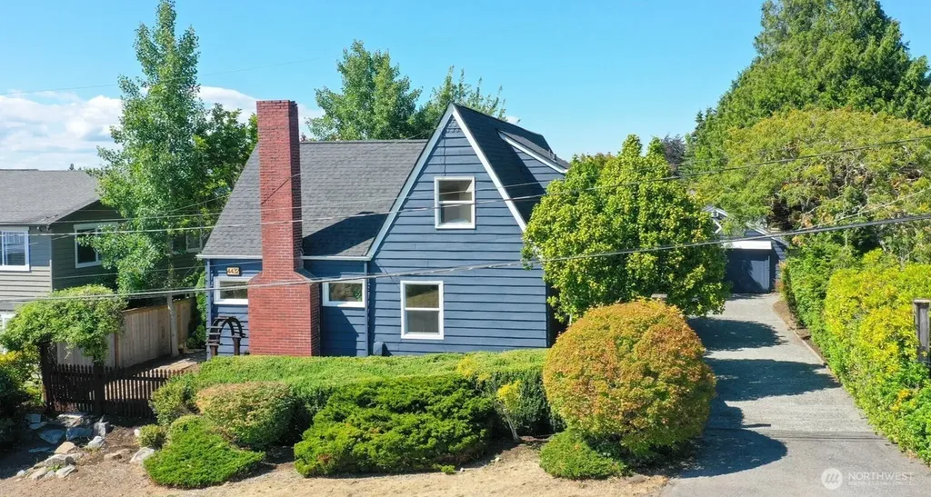 4432 SW 102nd Street Seattle WA 98146