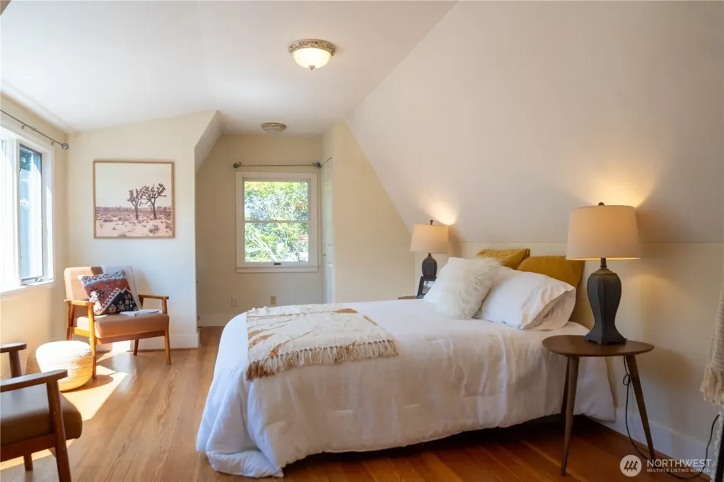 4432 SW 102nd Street Seattle WA 98146