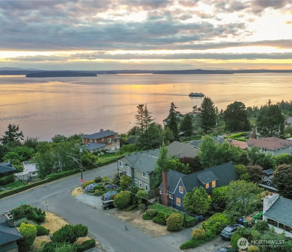 4432 SW 102nd Street Seattle WA 98146