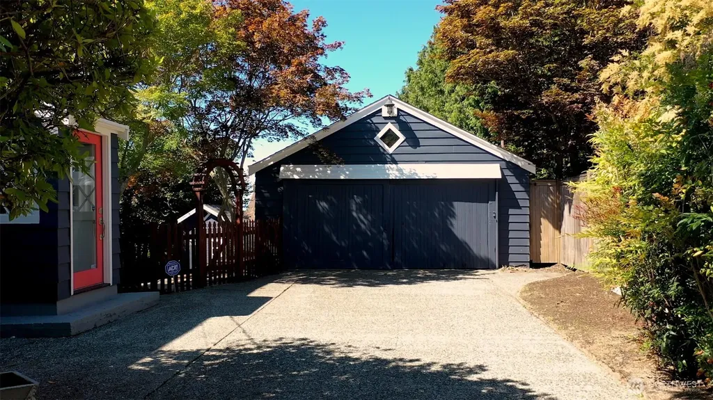 4432 SW 102nd Street Seattle WA 98146
