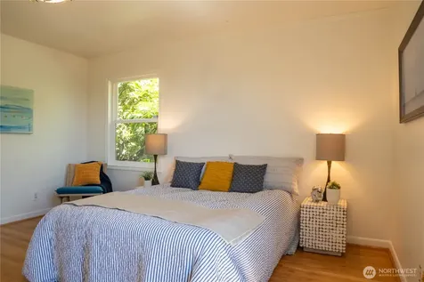 4432 SW 102nd Street Seattle WA 98146
