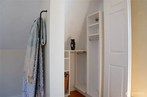 4432 SW 102nd Street Seattle WA 98146