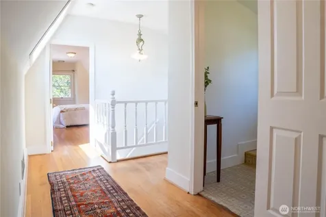 4432 SW 102nd Street Seattle WA 98146