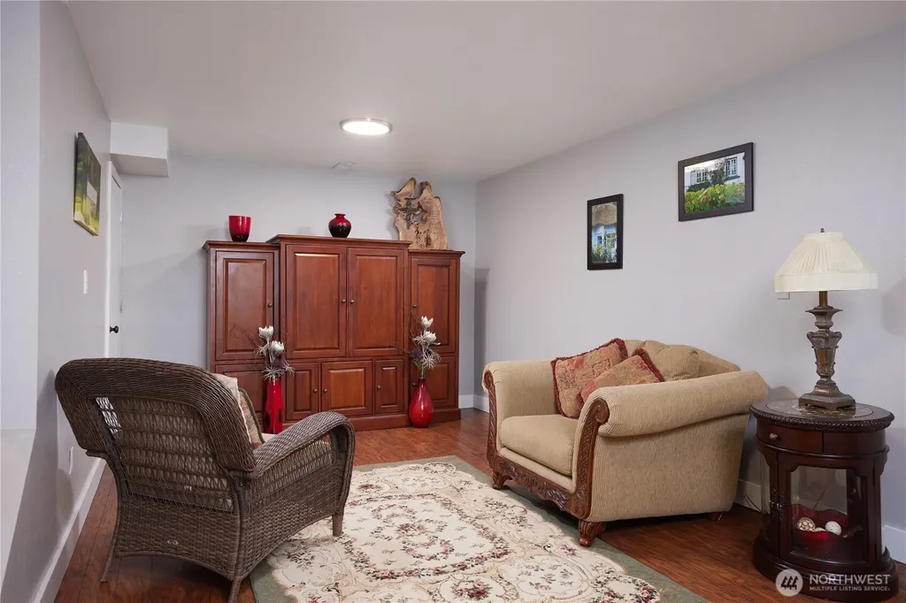 513 SE Highland Park Drive College Place WA 99324