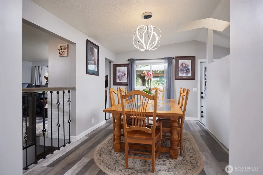 513 SE Highland Park Drive College Place WA 99324