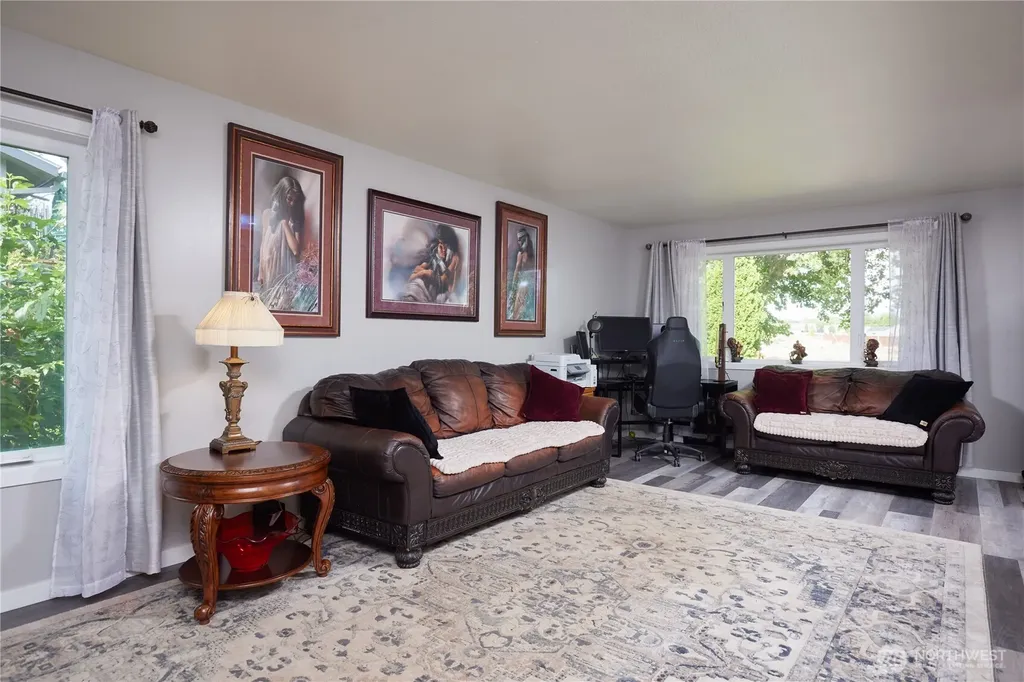 513 SE Highland Park Drive College Place WA 99324