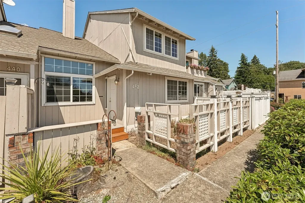 442 E 31st Street Bremerton WA 98310