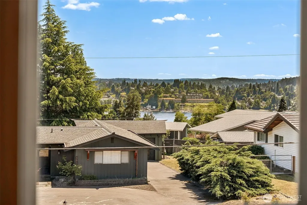 442 E 31st Street Bremerton WA 98310
