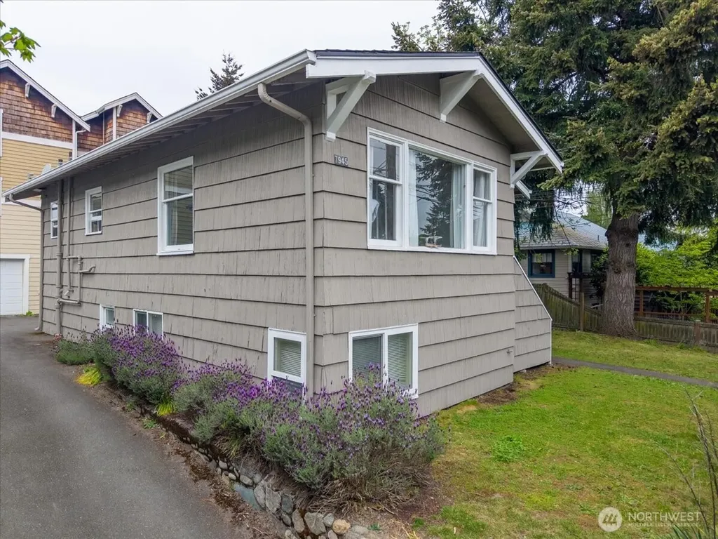 7945 9th Avenue SW Seattle WA 98106