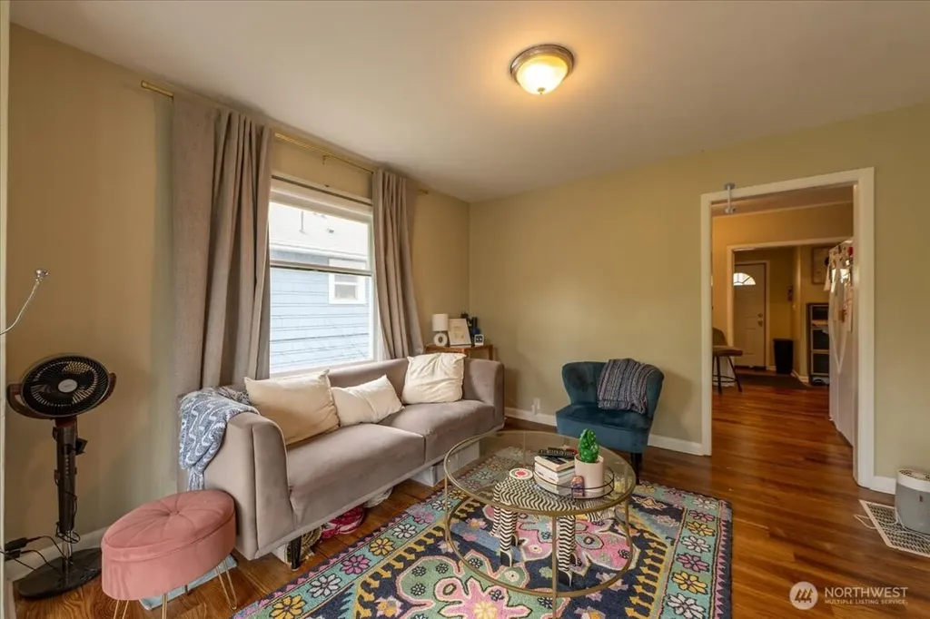 7945 9th Avenue SW Seattle WA 98106