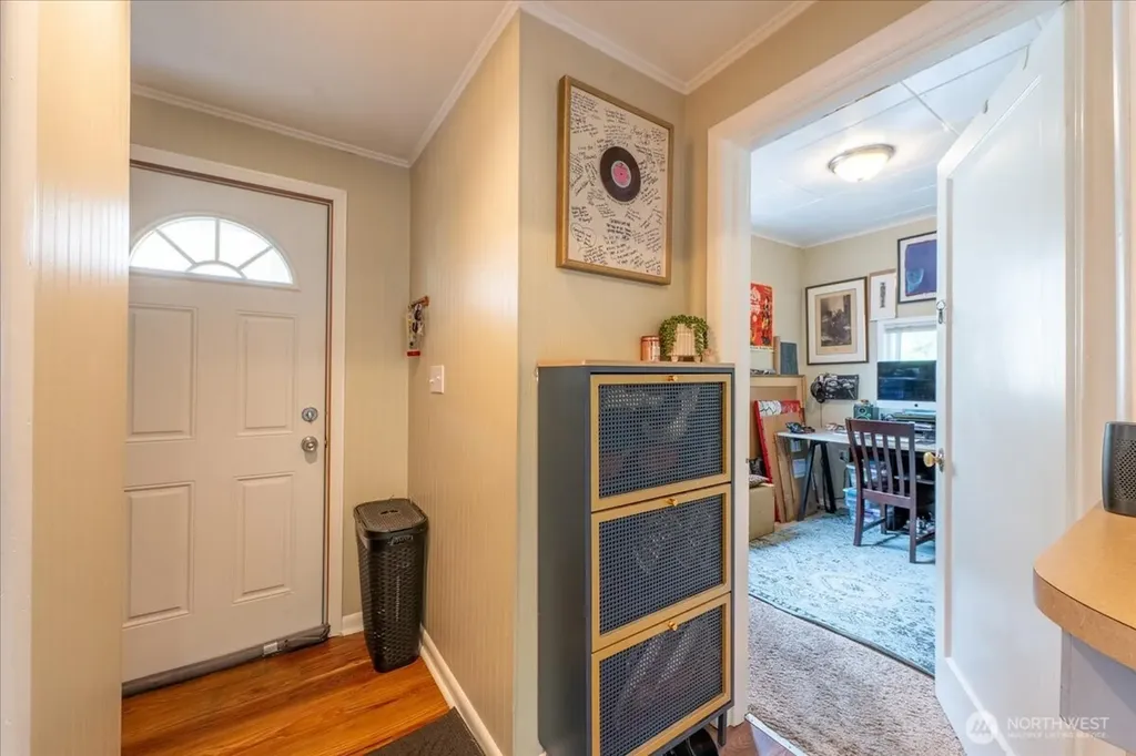 7945 9th Avenue SW Seattle WA 98106