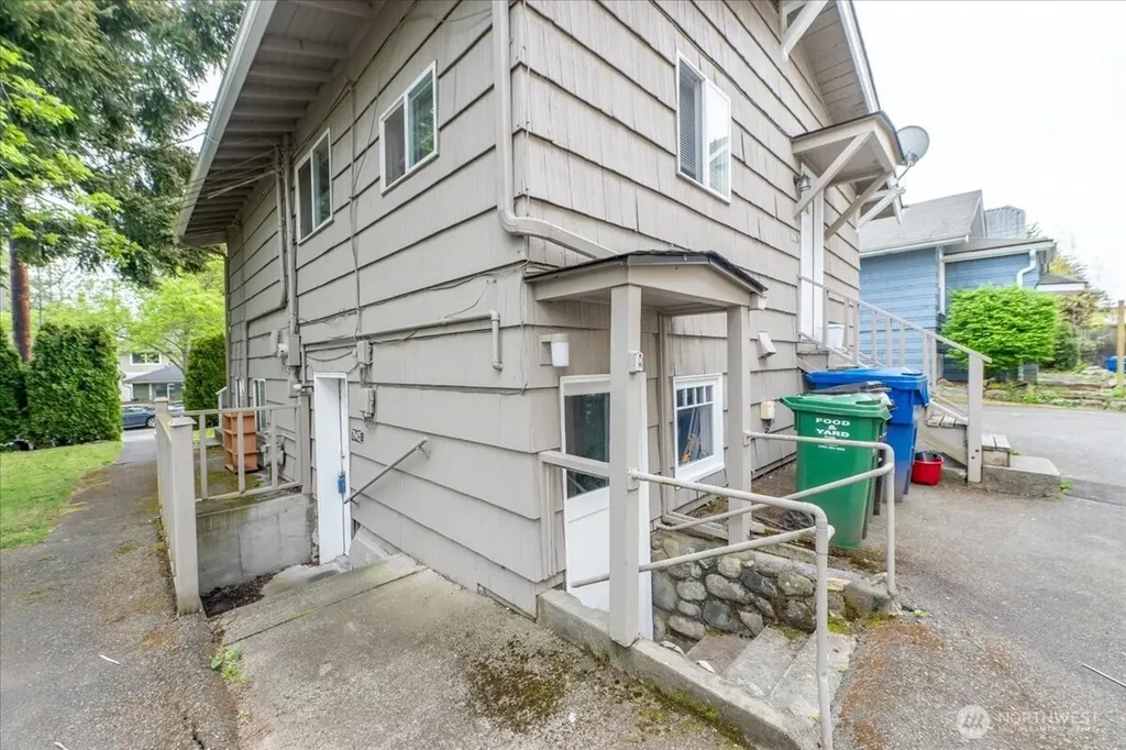 7945 9th Avenue SW Seattle WA 98106