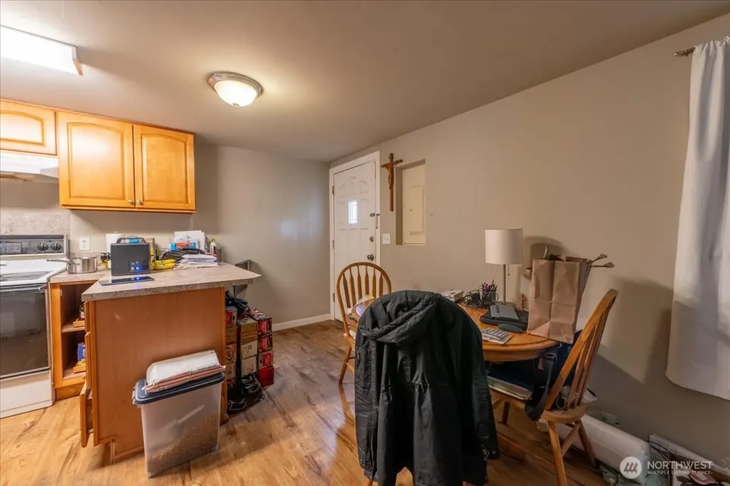7945 9th Avenue SW Seattle WA 98106