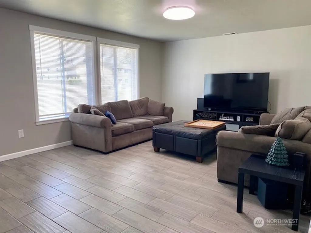 416 Mckenzie Avenue SW Yelm WA 98597
