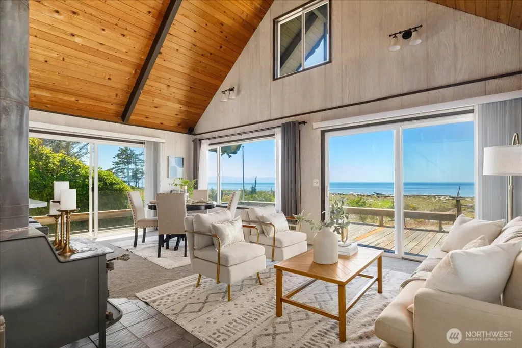 4560 Rolling Dunes Lane Oak Harbor WA 98277